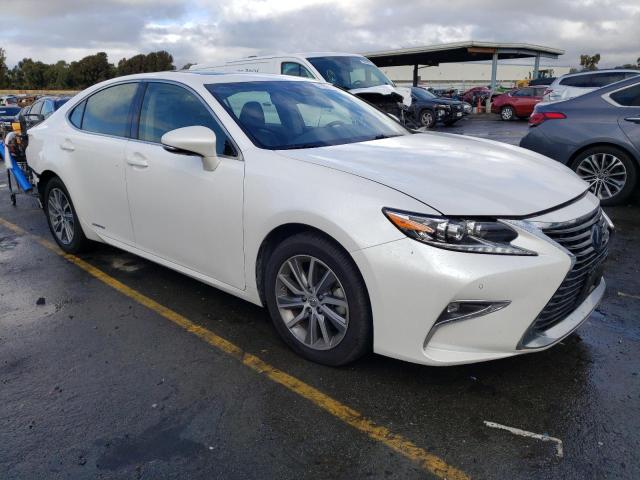 JTHBW1GG2G2105524 - 2016 LEXUS ES 300H WHITE photo 4