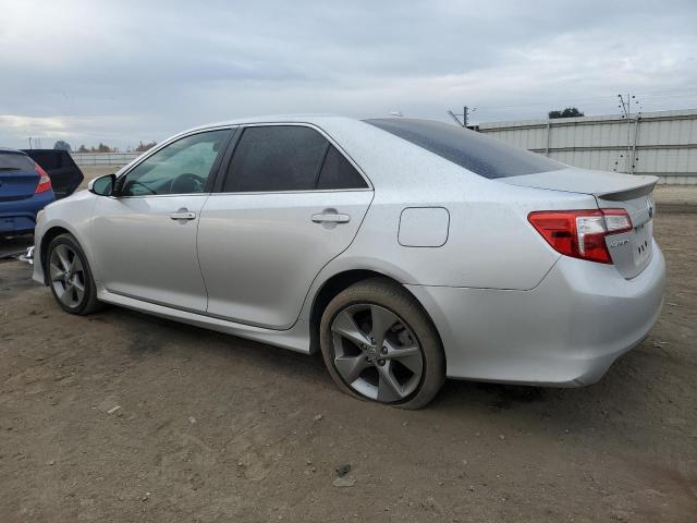 4T1BK1FKXCU005944 - 2012 TOYOTA CAMRY SE SILVER photo 2