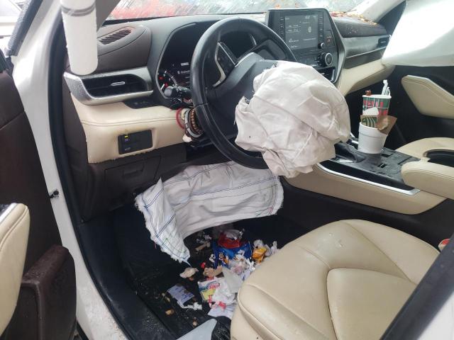 5TDGZRAH8MS533911 - 2021 TOYOTA HIGHLANDER XLE WHITE photo 8