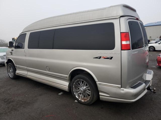 1GBGG29U671145256 - 2007 CHEVROLET EXPRESS G2 SILVER photo 2