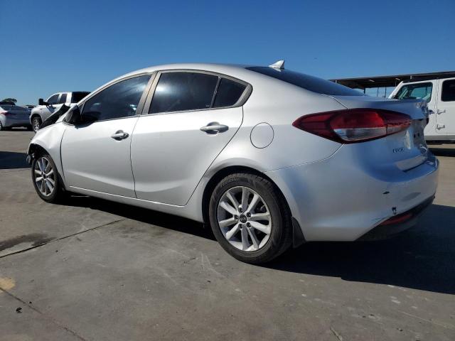 3KPFL4A70HE151928 - 2017 KIA FORTE LX SILVER photo 2