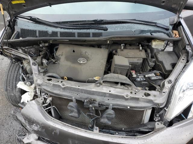 5TDYK3DC6FS600059 - 2015 TOYOTA SIENNA XLE GRAY photo 12