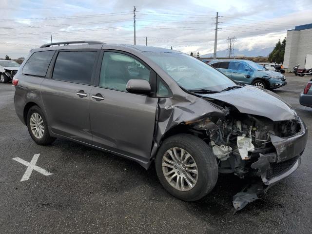 5TDYK3DC6FS600059 - 2015 TOYOTA SIENNA XLE GRAY photo 4