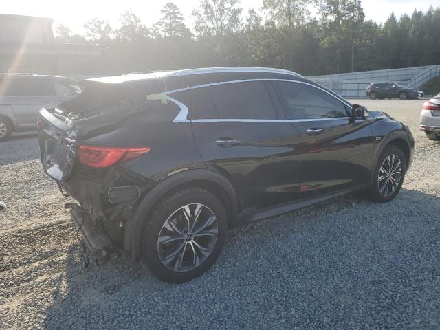 SJKCH5CR3HA025555 - 2017 INFINITI QX30 BASE BLACK photo 3