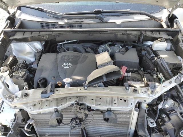 5TDKZRFH3JS549125 - 2018 TOYOTA HIGHLANDER SE SILVER photo 12