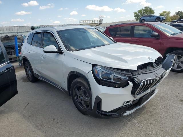 WBX73EF04P5Y23072 - 2023 BMW X1 XDRIVE28I WHITE photo 4