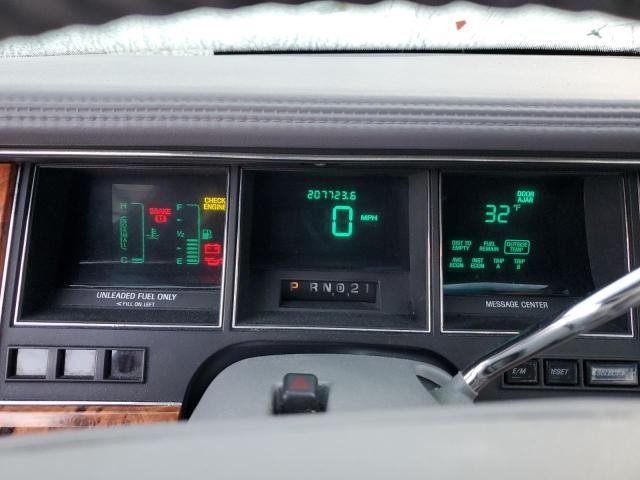 1LNLM81W5PY703068 - 1993 LINCOLN TOWN CAR EXECUTIVE თეთრი ფოტო 9
