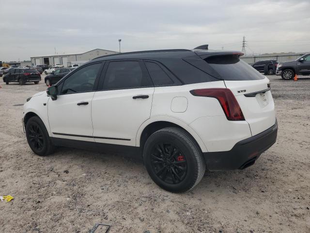 1GYKNAR44NZ120595 - 2022 CADILLAC XT5 LUXURY WHITE photo 2