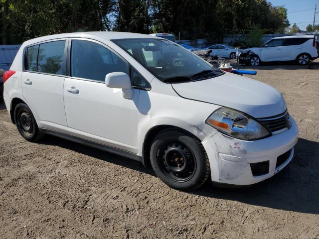 3N1BC13E99L468809 - 2009 NISSAN VERSA S WHITE photo 4