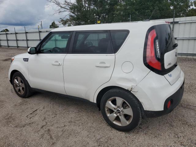 KNDJN2A28J7888880 - 2018 KIA SOUL თეთრი ფოტო 2