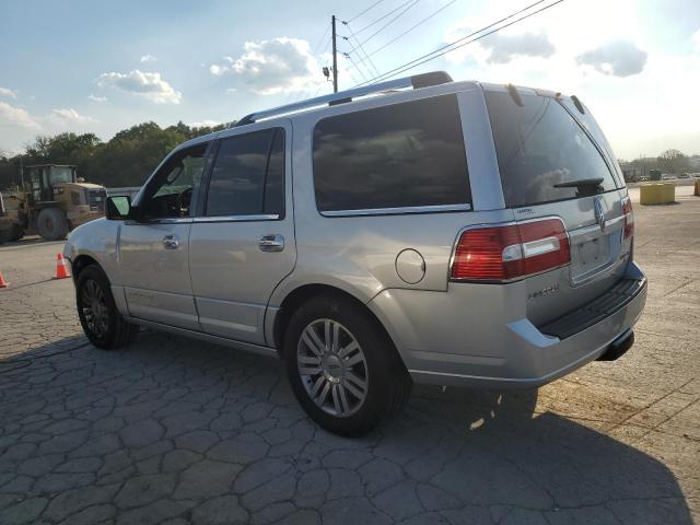 5LMJJ2J57BEJ08332 - 2011 LINCOLN NAVIGATOR SILVER photo 2