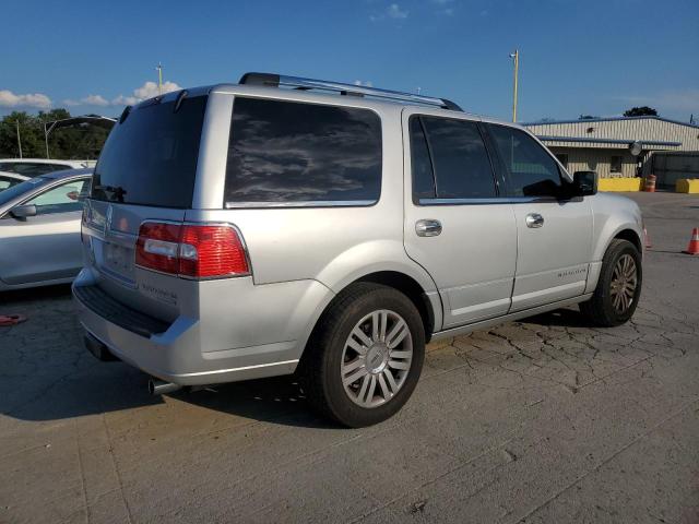 5LMJJ2J57BEJ08332 - 2011 LINCOLN NAVIGATOR SILVER photo 3