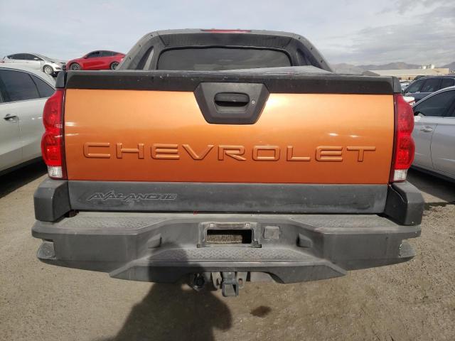 3GNEC12T84G257457 - 2004 CHEVROLET AVALANCHE C1500 ORANGE photo 6