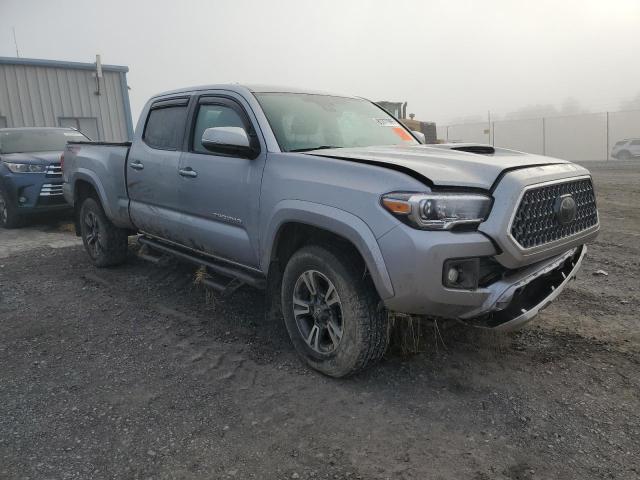 3TMDZ5BN5JM041090 - 2018 TOYOTA TACOMA DOUBLE CAB Gümüş foto 4