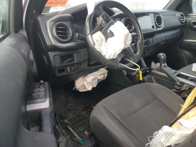 3TMDZ5BN5JM041090 - 2018 TOYOTA TACOMA DOUBLE CAB Gümüş foto 8