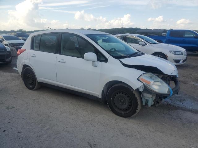 3N1BC1CPXBL422610 - 2011 NISSAN VERSA S WHITE photo 4
