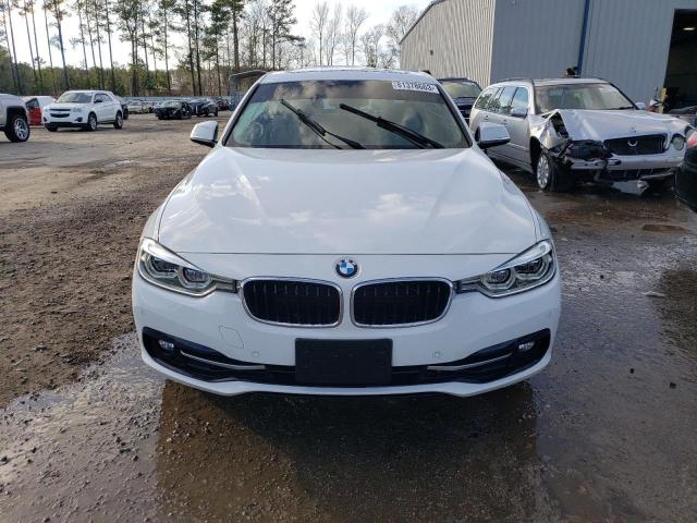 WBA8D9G52JNU70562 - 2018 BMW 330 XI WHITE photo 5