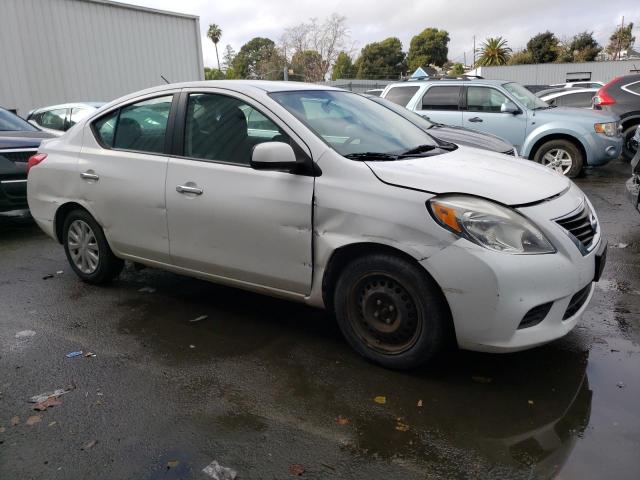 3N1CN7AP0DL879885 - 2013 NISSAN VERSA S WHITE photo 4