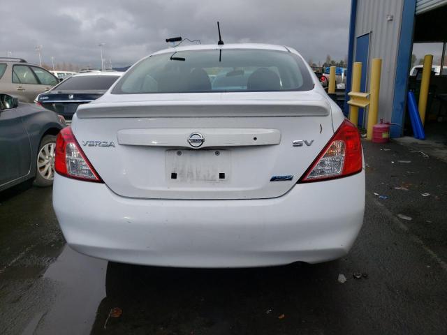 3N1CN7AP0DL879885 - 2013 NISSAN VERSA S WHITE photo 6