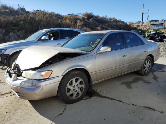 JT2BF22K8X0205652 - 1999 TOYOTA CAMRY LE GOLD photo 1