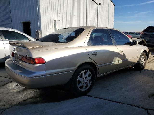 JT2BF22K8X0205652 - 1999 TOYOTA CAMRY LE GOLD photo 3