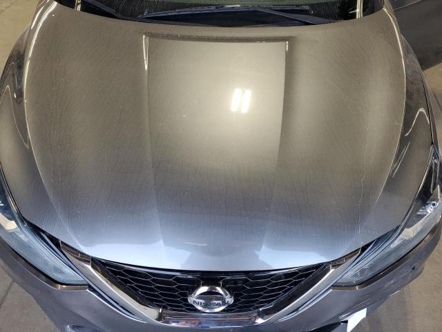 3N1AB7AP0JY273159 - 2018 NISSAN SENTRA S 灰色 照片 11