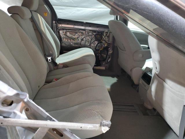 5TDKK3DC2BS175486 - 2011 TOYOTA SIENNA LE SILVER photo 11