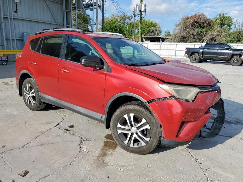 2T3ZFREV5HW347961 - 2017 TOYOTA RAV4 LE Қызыл фото 4