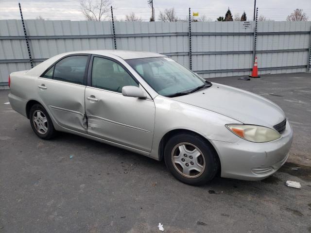 4T1BF32K12U012186 - 2002 TOYOTA CAMRY LE SILVER photo 4