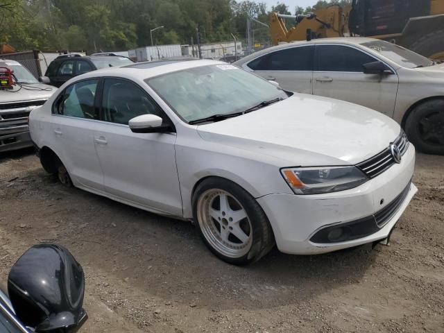 3VWLZ7AJ2BM375792 - 2011 VOLKSWAGEN JETTA SEL WHITE photo 4