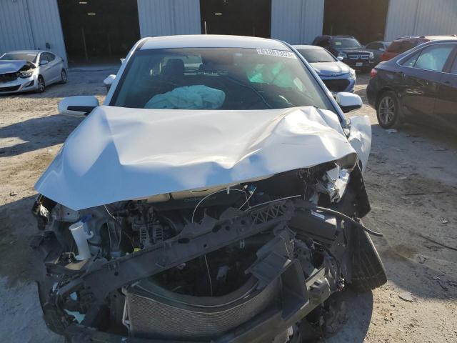 KM8K12AA4LU446282 - 2020 HYUNDAI KONA SE WHITE photo 5