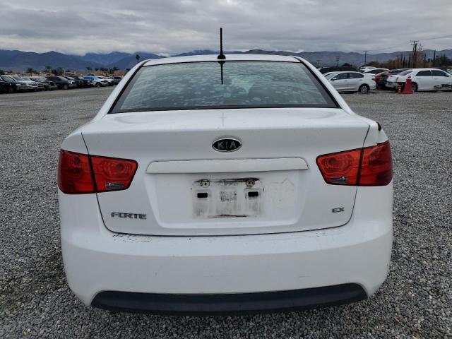 KNAFU4A27C5563511 - 2012 KIA FORTE EX WHITE photo 6