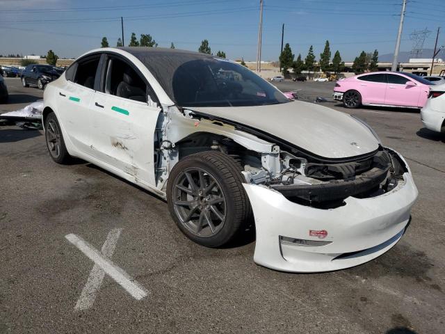 5YJ3E1EB2NF157908 - 2022 TESLA MODEL 3 WHITE photo 4