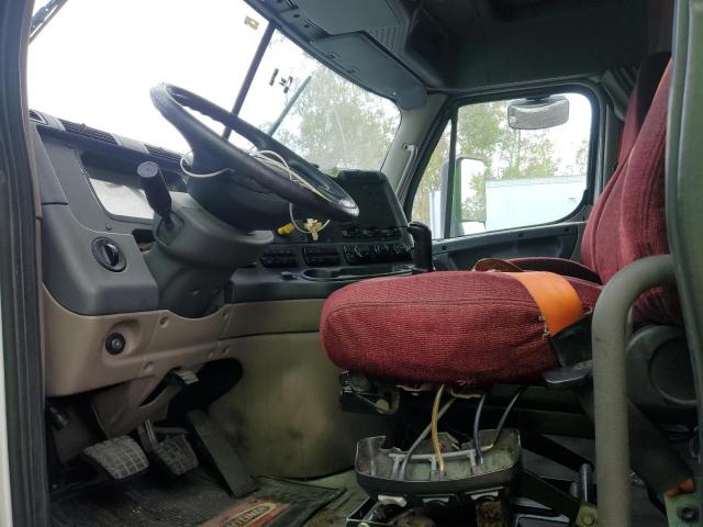 1FUJGLD59FLFZ0208 - 2015 FREIGHTLINER CASCADIA WHITE photo 5