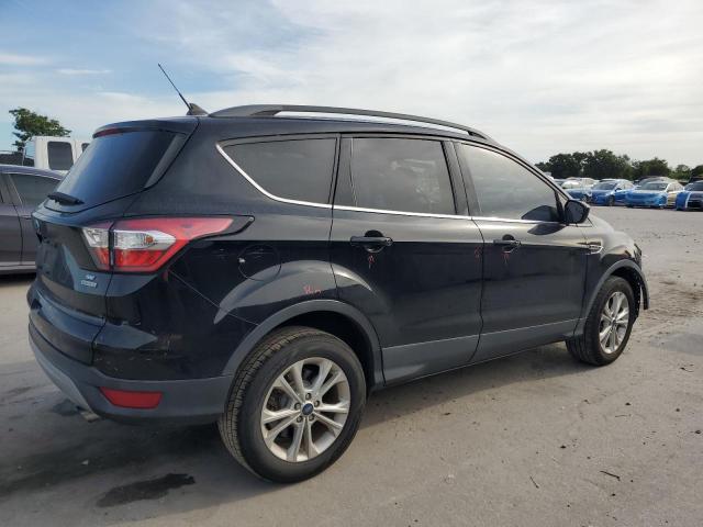 1FMCU0GD3JUC32611 - 2018 FORD ESCAPE SE WHITE photo 3