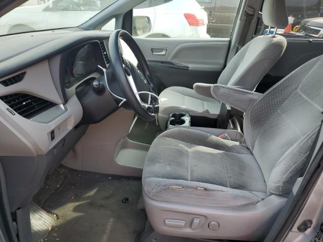 5TDKZ3DC7HS785632 - 2017 TOYOTA SIENNA LE Silber Foto 7