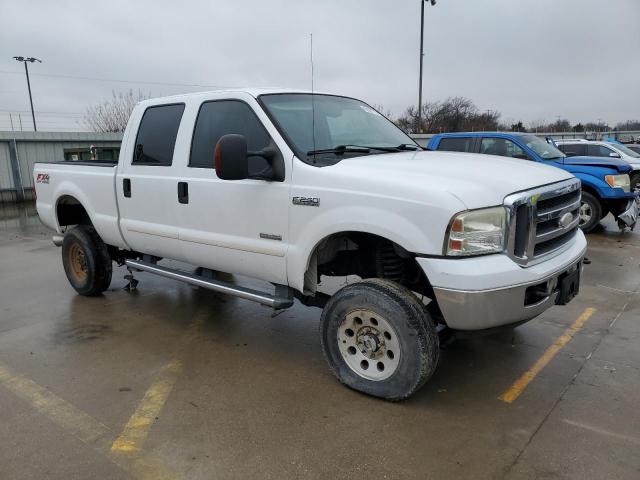 1FTSW21P35EA66485 - 2005 FORD F250 SUPER DUTY WHITE photo 4