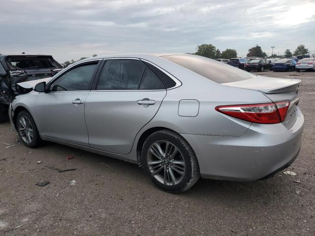 4T1BF1FK2HU425743 - 2017 TOYOTA CAMRY LE Gümüş foto 2