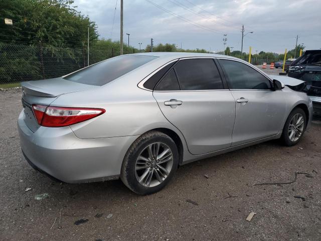 4T1BF1FK2HU425743 - 2017 TOYOTA CAMRY LE Gümüş foto 3