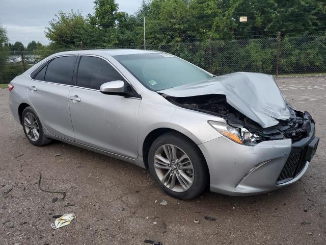 4T1BF1FK2HU425743 - 2017 TOYOTA CAMRY LE Gümüş foto 4