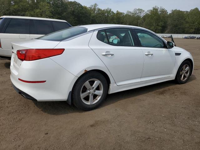 5XXGM4A7XFG361703 - 2015 KIA OPTIMA LX 白色 照片 3
