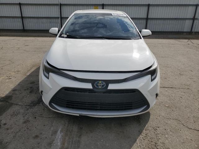 JTDBCMFE9P3004616 - 2023 TOYOTA COROLLA LE Weiß Foto 5