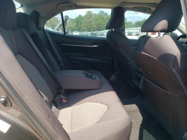 4T1B11HKXJU621561 - 2018 TOYOTA CAMRY L BROWN photo 10