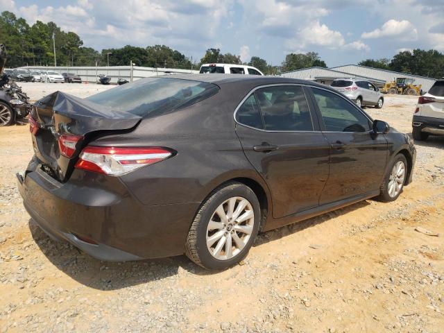 4T1B11HKXJU621561 - 2018 TOYOTA CAMRY L BROWN photo 3