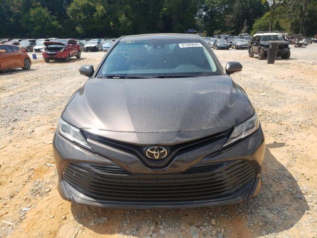 4T1B11HKXJU621561 - 2018 TOYOTA CAMRY L BROWN photo 5