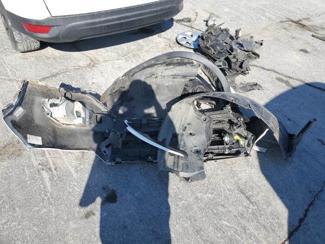 1FMCU0F70JUB15161 - 2018 FORD ESCAPE S Ақ фото 13