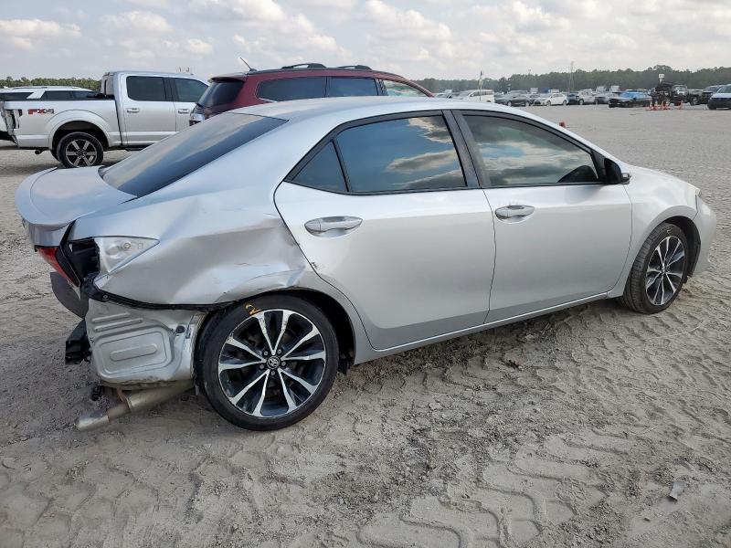 5YFBURHE8JP766339 - 2018 TOYOTA COROLLA L SILVER photo 3