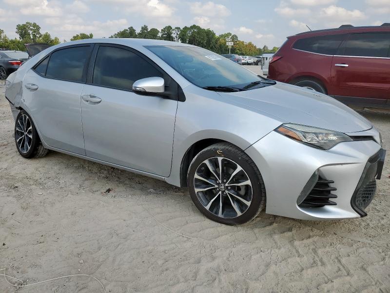 5YFBURHE8JP766339 - 2018 TOYOTA COROLLA L SILVER photo 4