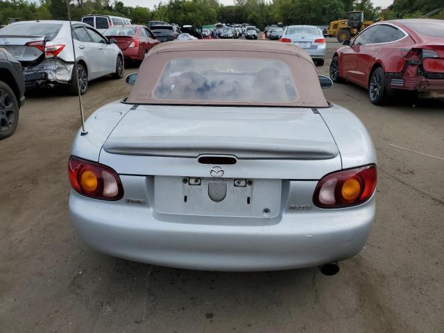 JM1NB353XY0146308 - 2000 MAZDA MX-5 MIATA BASE SILVER photo 6
