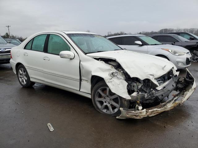 WDBRF92HX7F908197 - 2007 MERCEDES-BENZ C 280 4MATIC WHITE photo 4